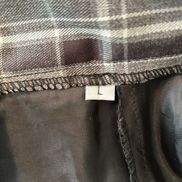 Two pleated skirts with short linings - Picture 5 of 11